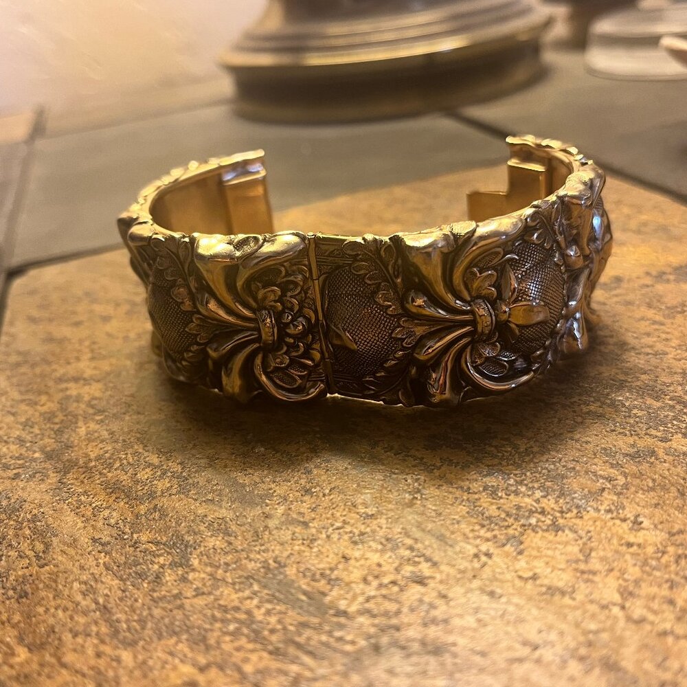 Vintage Goldtone Whiting & Davis Bangle Bracelet - Picture 7 of 13